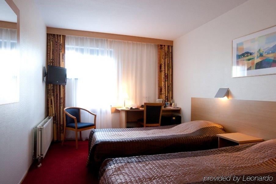Hotel Bastion Den Haag 3*