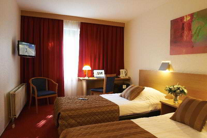 Hotel Bastion Den Haag 3*