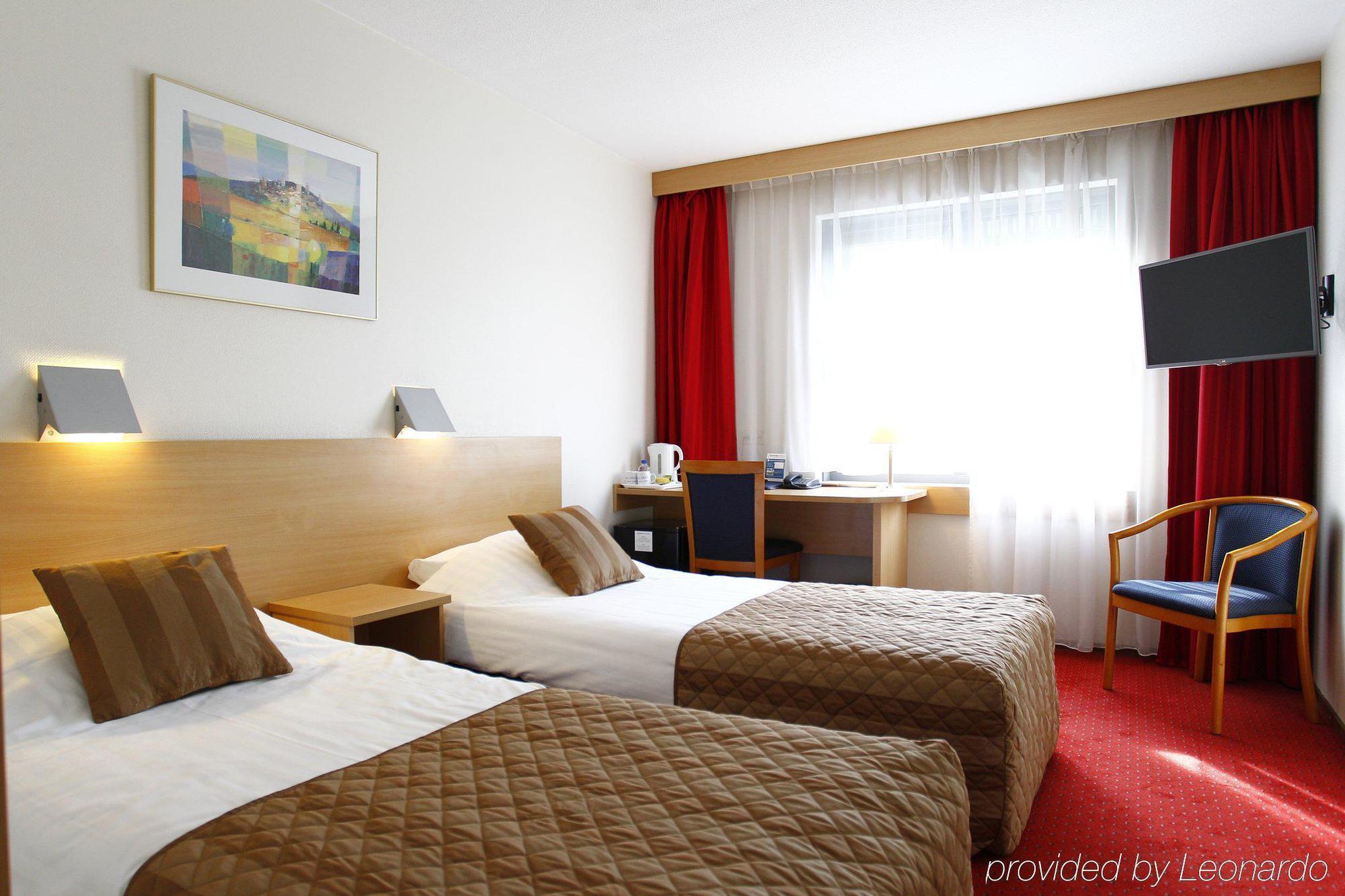 Hotel Bastion Den Haag 3*